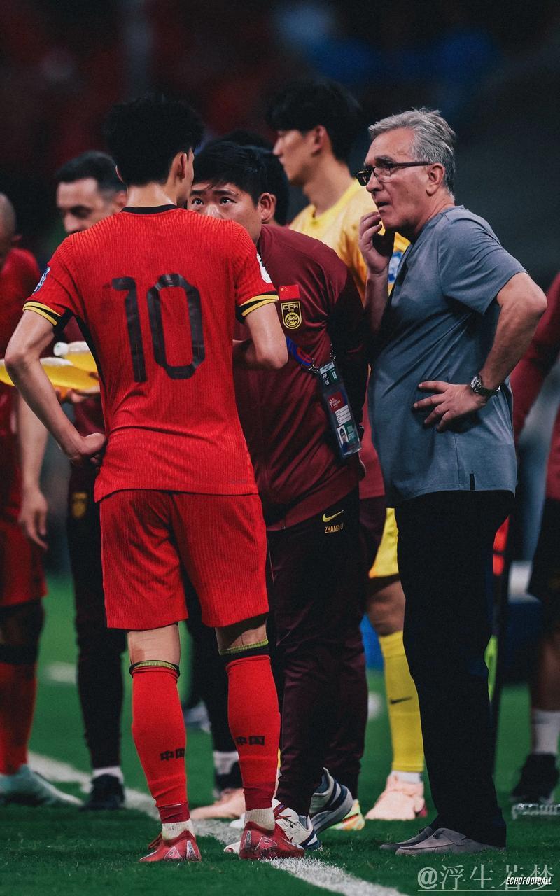 国足1-0力克巴林，王钰栋点射助球队小组第5收官