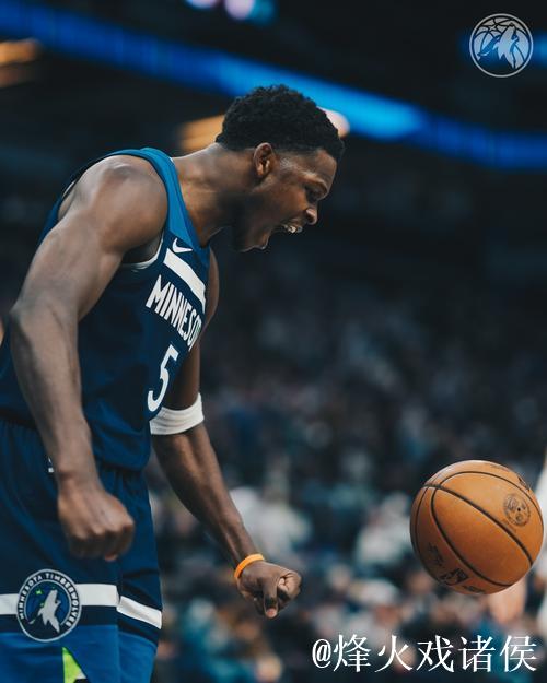 森林狼险胜快船终结4连败 魔术大胜篮网5连胜